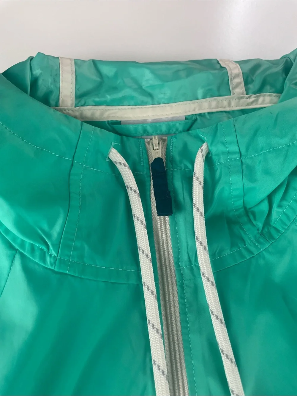 Columbia lightweight windbreaker